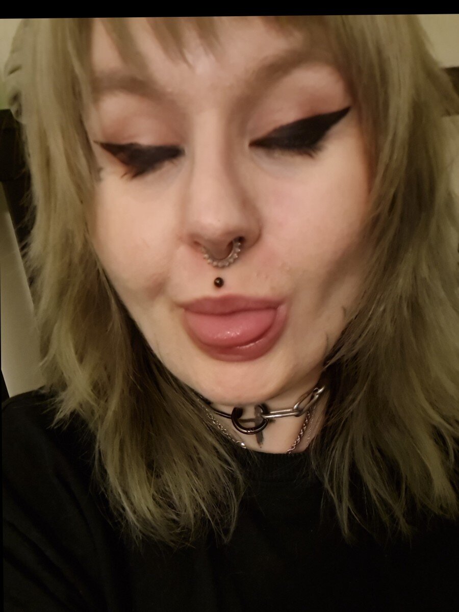 Undeadlizzie (@undeadlizzie), OnlyFans creator