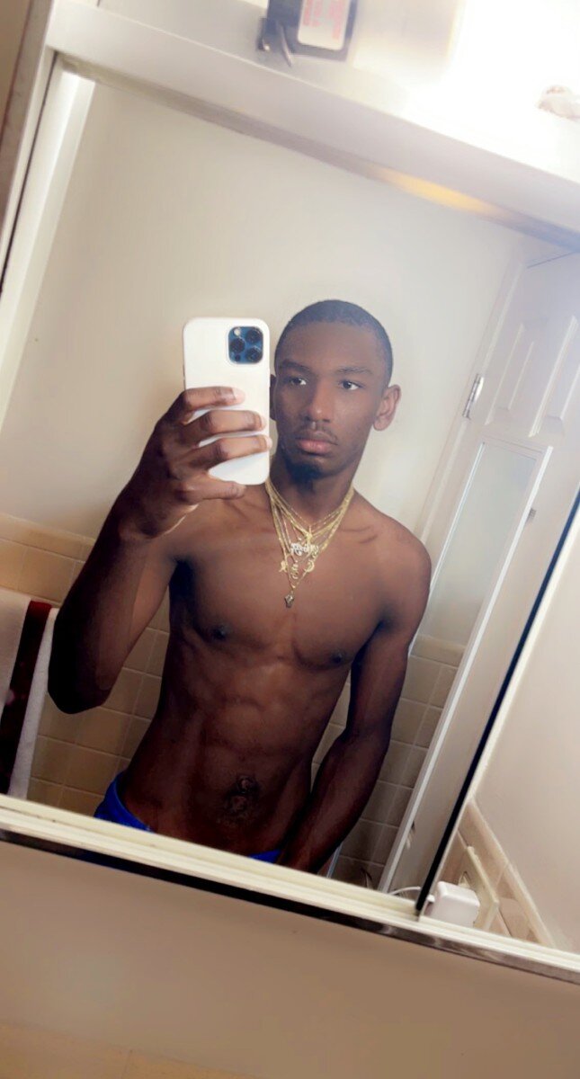 Unoticed19 (@unoticed_19), OnlyFans creator