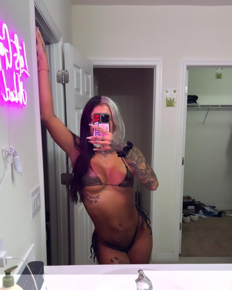 Urgoddessnicki (@urgoddessnicki), OnlyFans creator