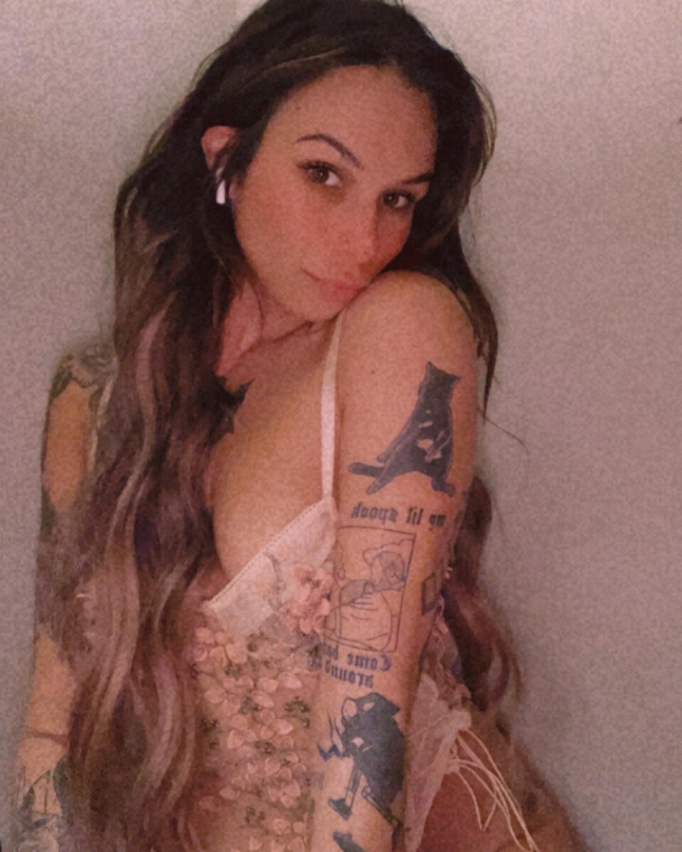 Urstonedkitten (@urstonedkitten), OnlyFans creator