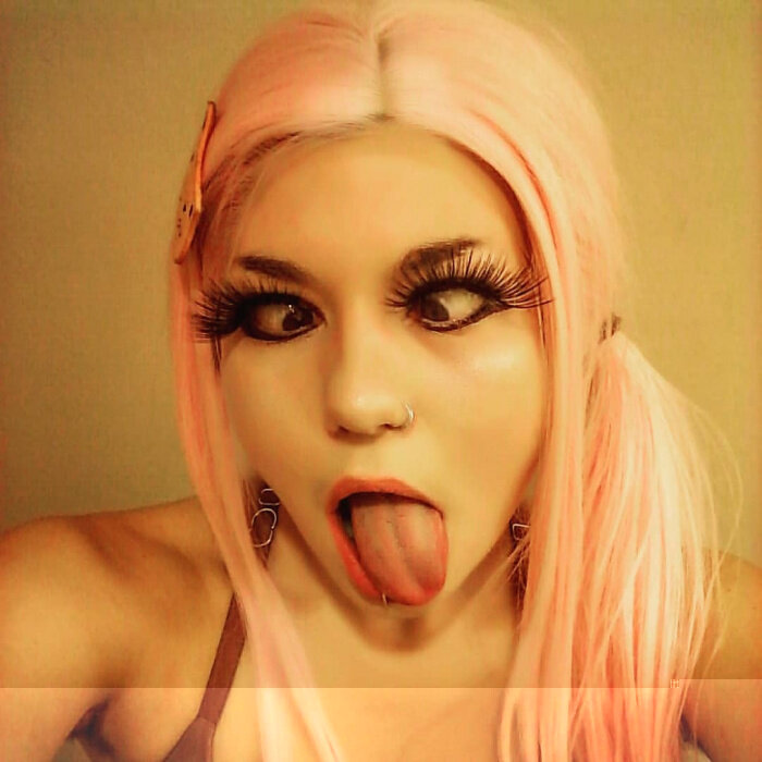 Uwuwithu (@uwuwithu), OnlyFans creator