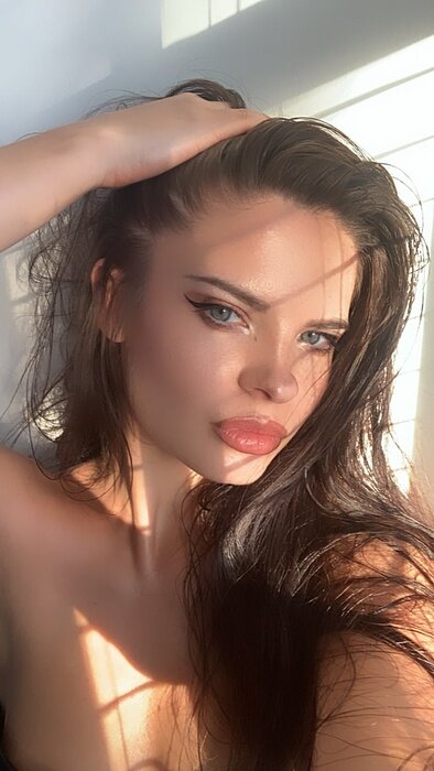Valentina (@valentinaclem), OnlyFans creator