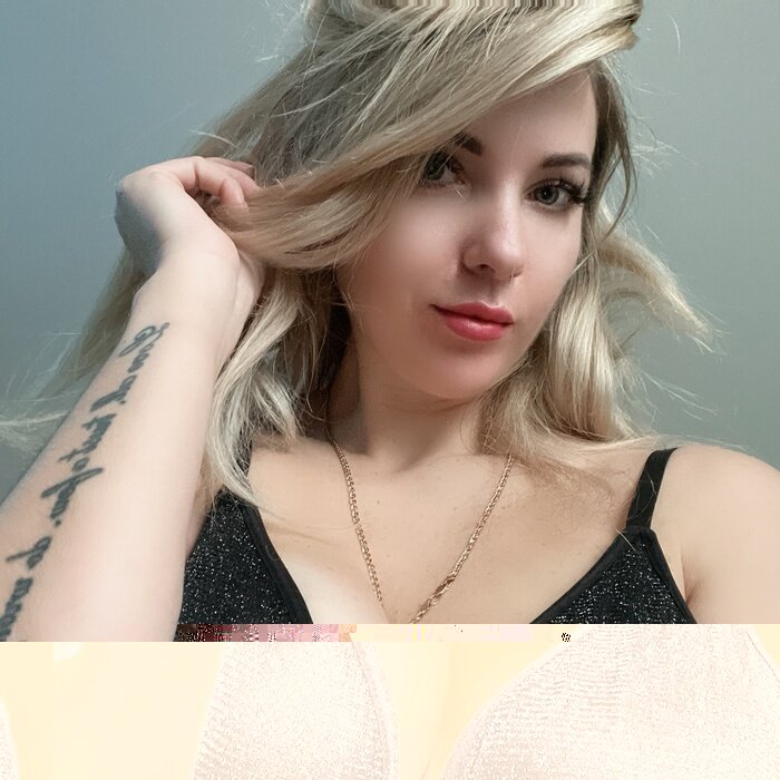 Valeria (@valeriangeldevil), OnlyFans creator
