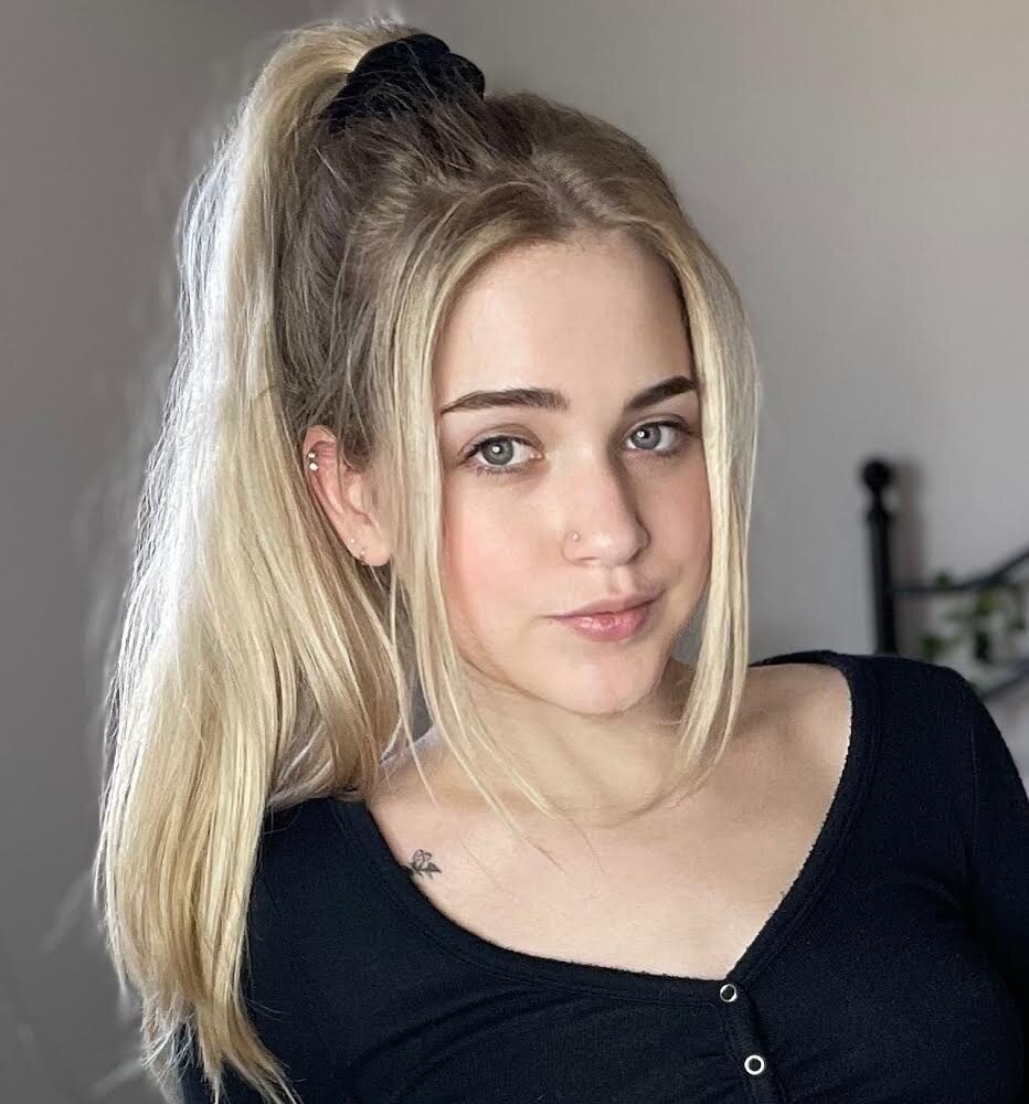 Valeriewhitebby (@valeriewhitebby), OnlyFans creator