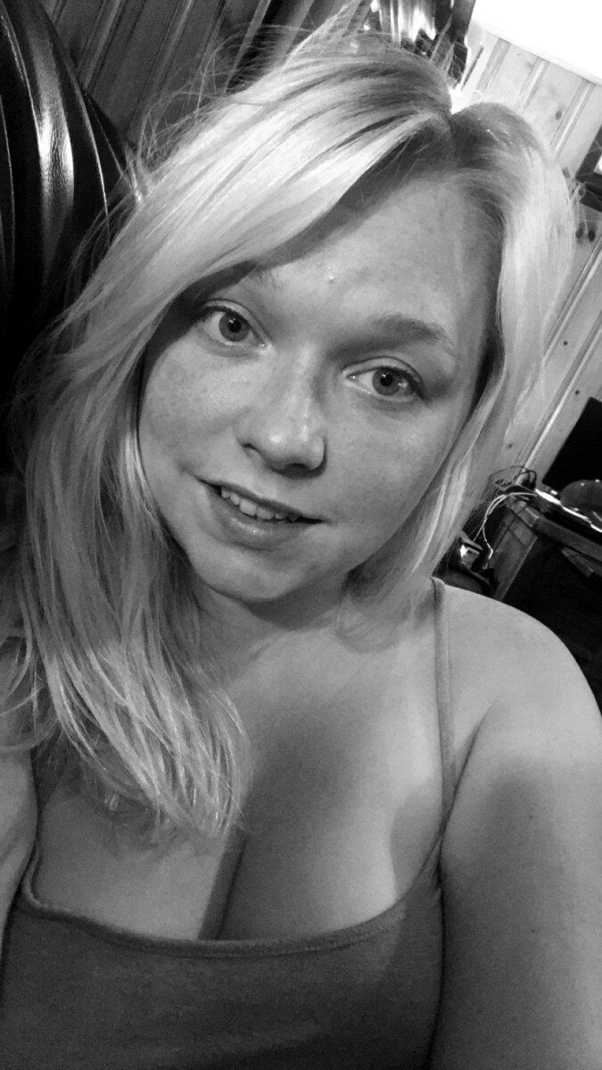 Vampgirl90210 (@vampgirl90210), OnlyFans creator
