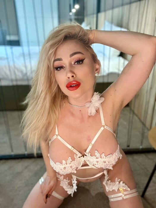 Vanessa (@vanessadvl), OnlyFans creator