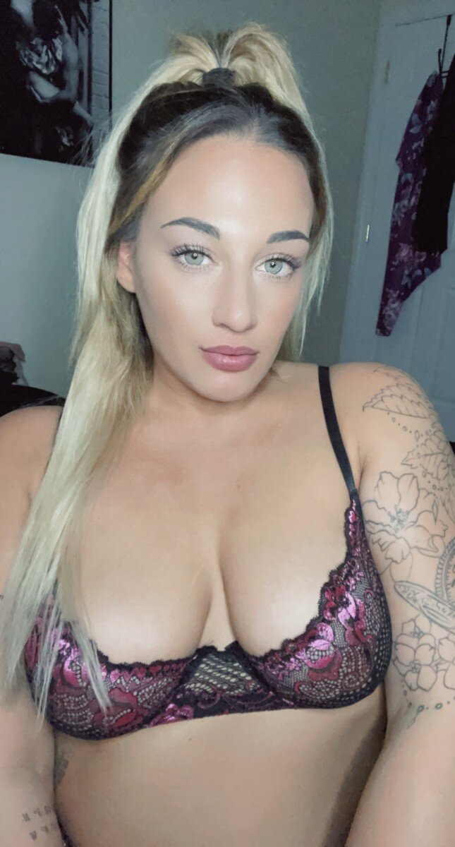 Vanillacherry10 (@vanillacherry10), OnlyFans creator