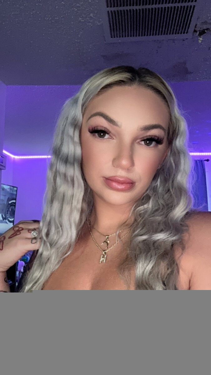 Vanzandtt (@vanzandtt), OnlyFans creator