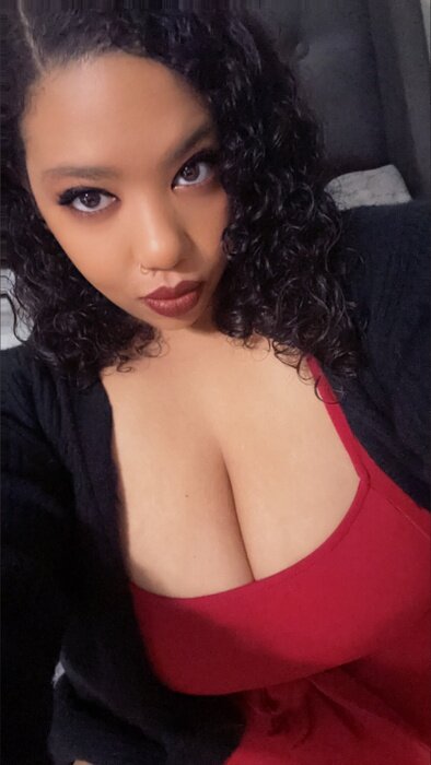 Veehoneyy (@vee_honeyy), OnlyFans creator