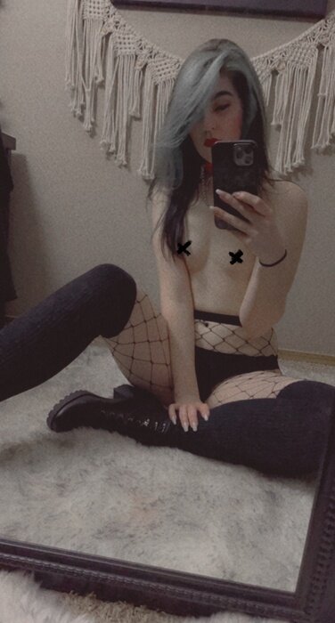 Velourcaboose (@velourcaboose), OnlyFans creator