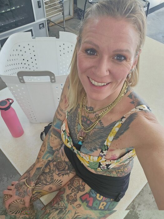 Velvetrose82 (@velvetrose82), OnlyFans creator