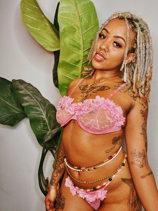 Venusdavirgo (@venusdavirgo), OnlyFans creator