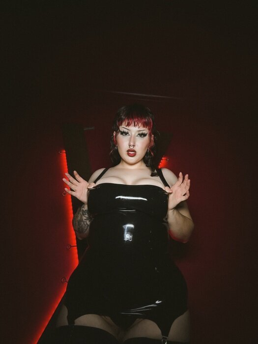 Verasinn (@verasinn), OnlyFans creator