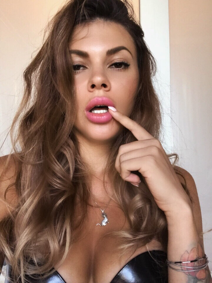 Verona (@veronaskyvip), OnlyFans creator