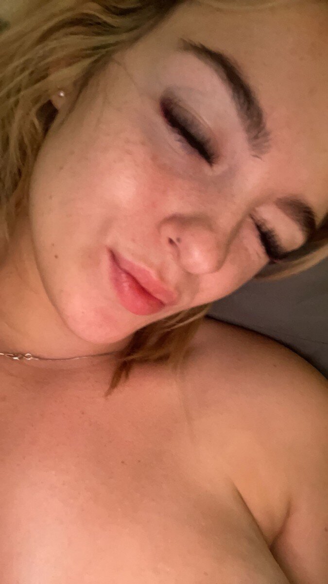 Veronicagoeswild (@veronicagoeswild), OnlyFans creator