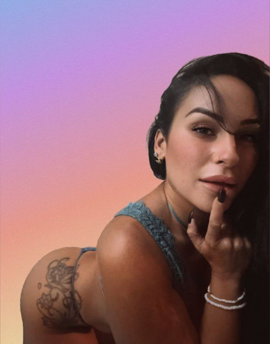 Veronicarf (@veronicarf), OnlyFans creator