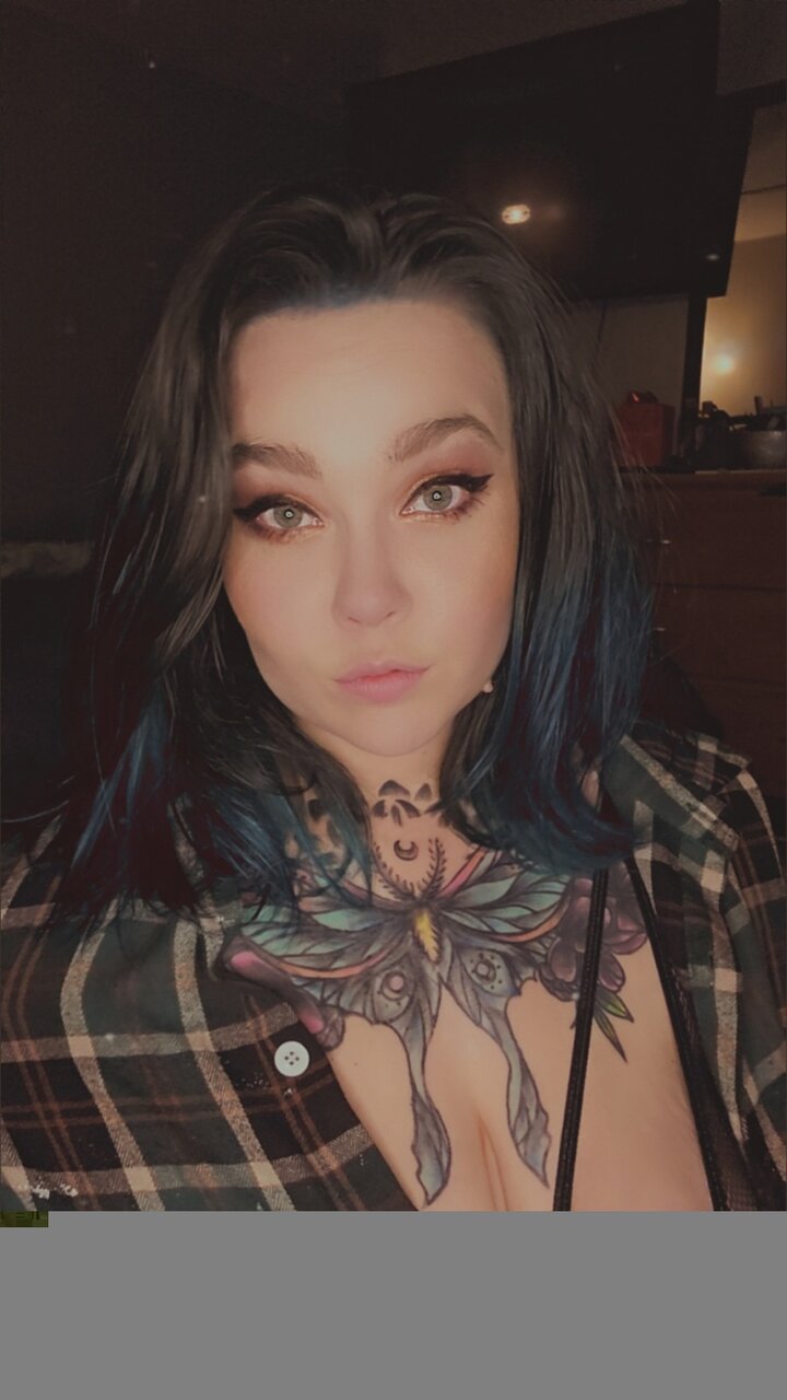 Vibes4daze (@vibes4daze), OnlyFans creator
