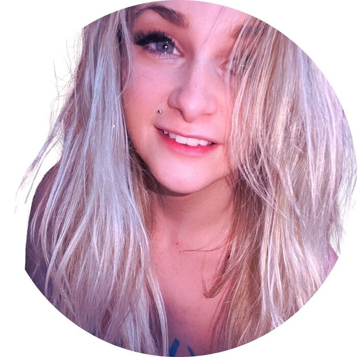 Vickivybes (@vickivybes), OnlyFans creator