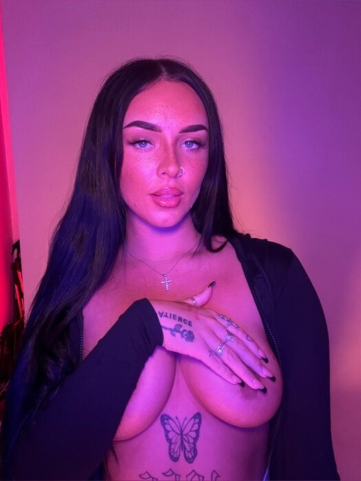 Victoria21x (@victoria21x), OnlyFans creator