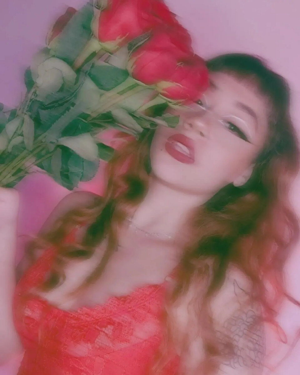 Victoria98 (@victoria_98), OnlyFans creator