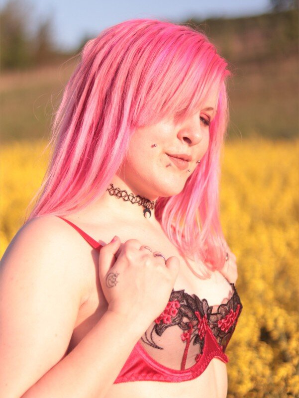 Vikidevilsoul (@vikidevilsoul), OnlyFans creator