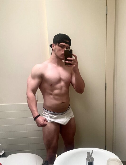 Vinshaftdiesel (@vinshaftdiesel), OnlyFans creator