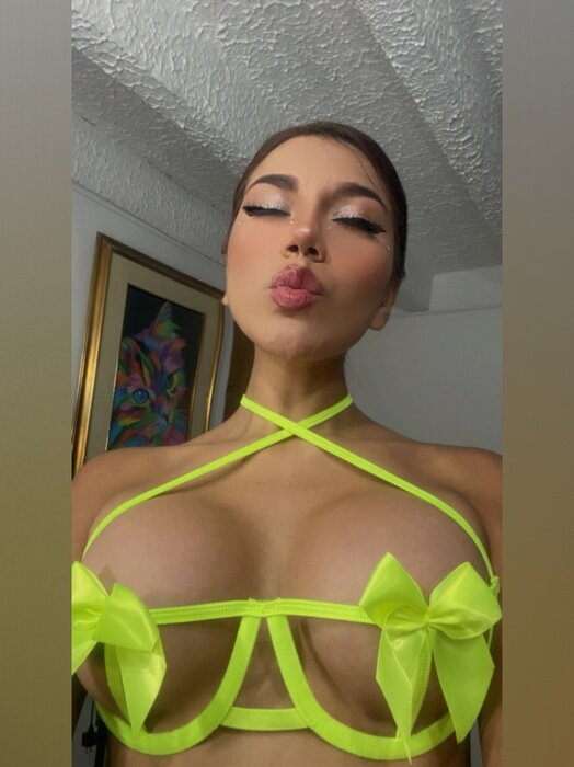 Violetbunny13 (@violet_bunny13), OnlyFans creator