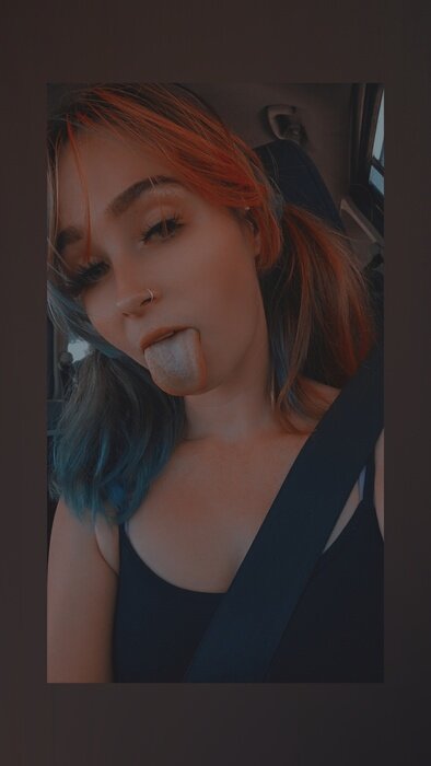Violetmeadows123 (@violetmeadows123), OnlyFans creator