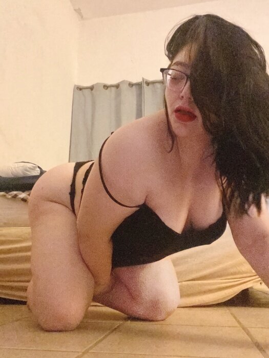 Violettared (@violettared), OnlyFans creator