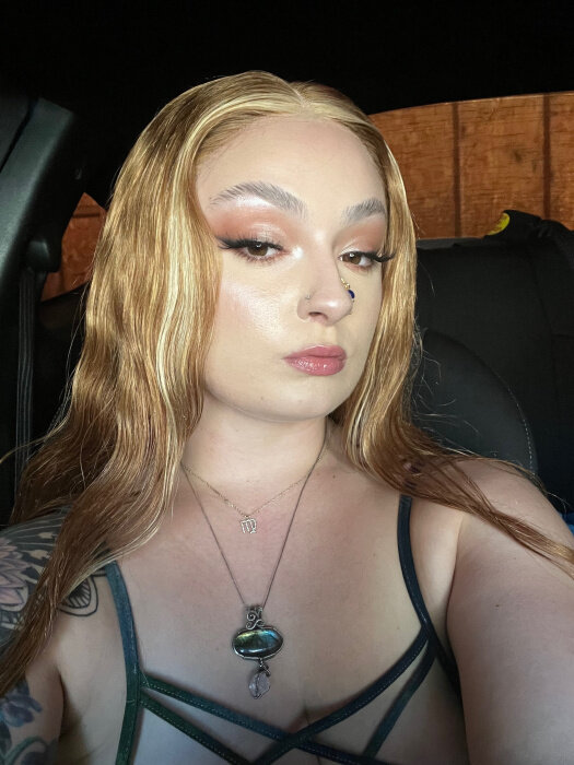Violetthevixennn (@violetthevixennn), OnlyFans creator