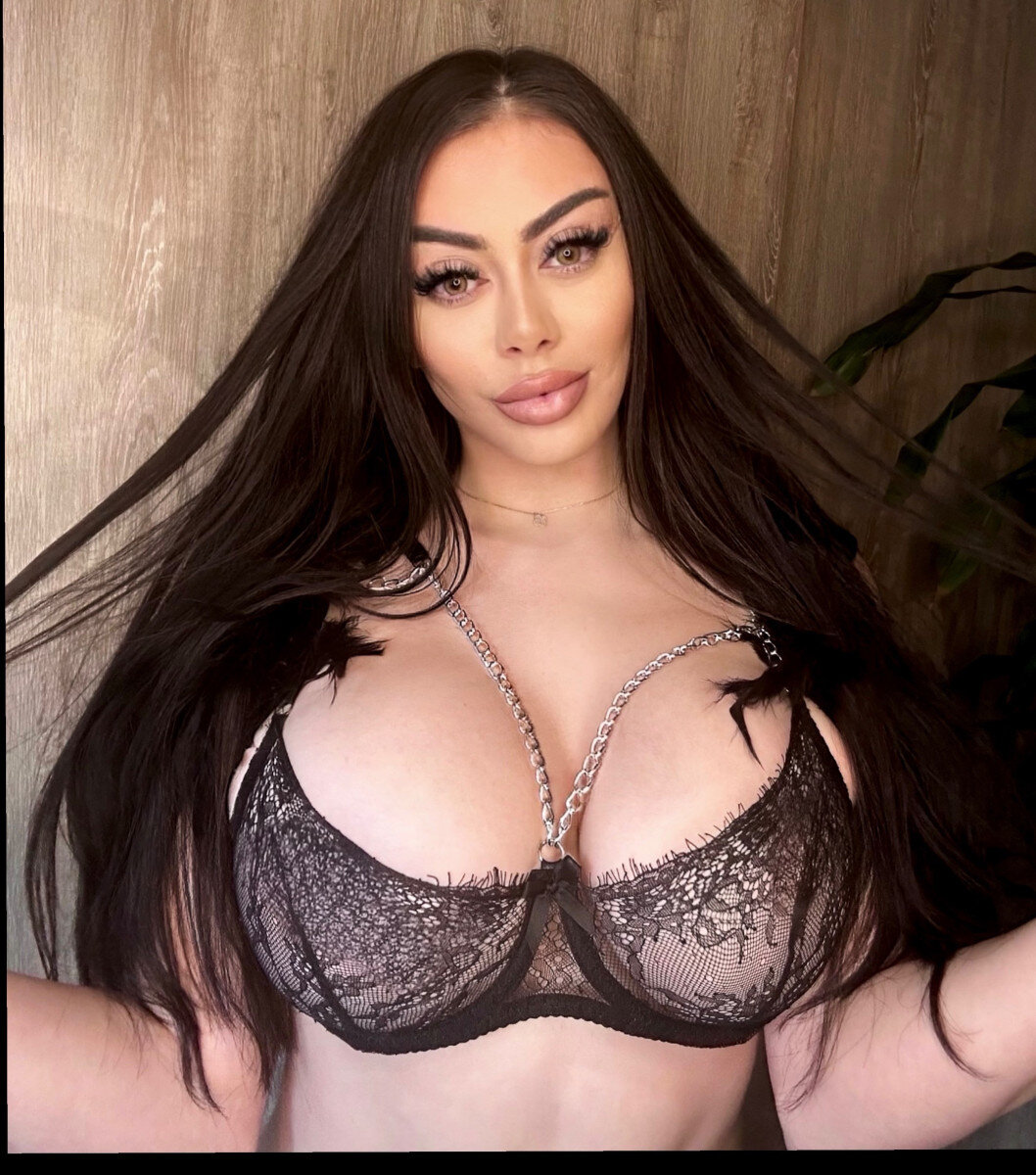 Violetvirah (@violetvirah), OnlyFans creator