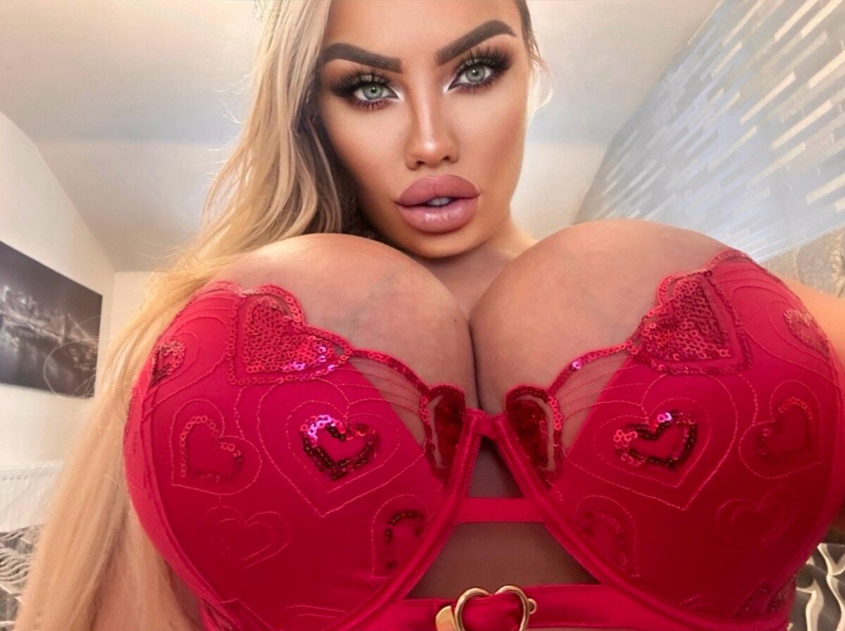 Vipdollx (@vipdollx), OnlyFans creator