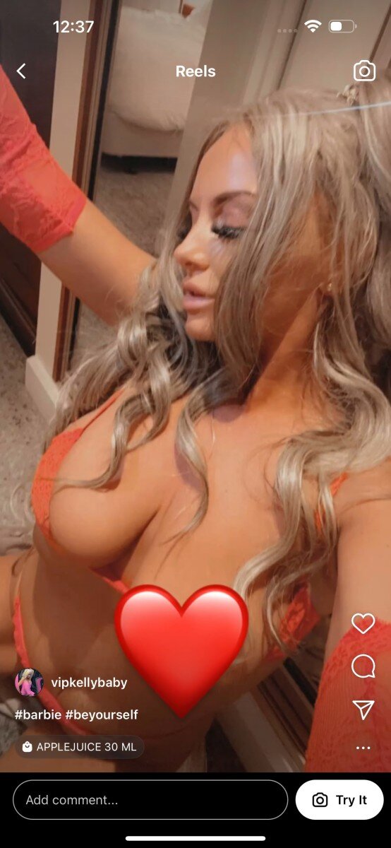 Vipkellybaby (@vipkellybaby), OnlyFans creator