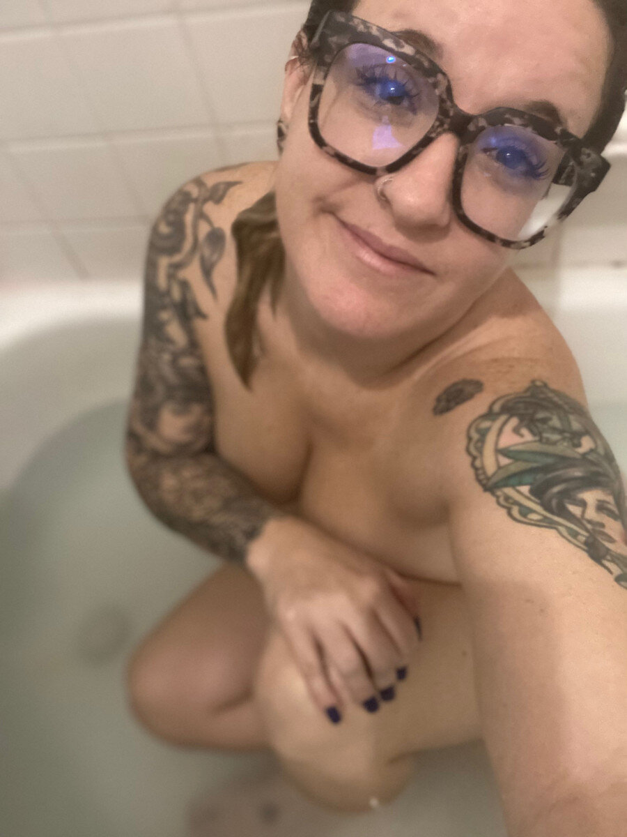 Vipmisswaters (@vipmisswaters), OnlyFans creator