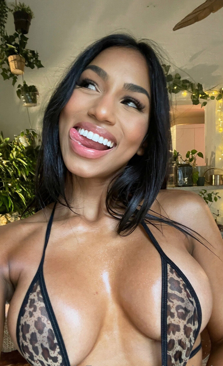Virginiasanhousefree (@virginiasanhousefree), OnlyFans creator