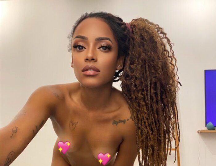 Vitoriaalves (@vitoria_alves), OnlyFans creator