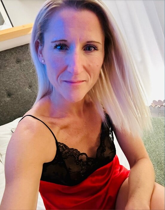 Viv93ofxx (@viv93ofxx), OnlyFans creator