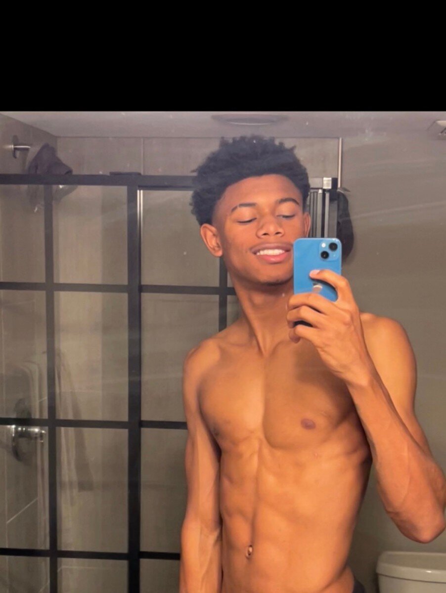 Vlonereese22 (@vlonereese22), OnlyFans creator
