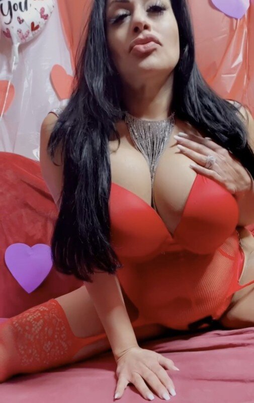 Voluptuousv (@voluptuousv), OnlyFans creator
