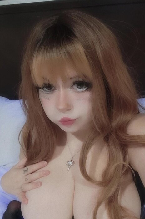 Waifuluna (@waifu_luna), OnlyFans creator