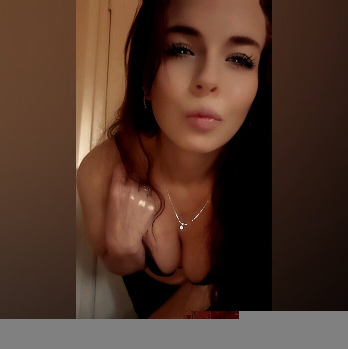 Weedqueen33 (@weedqueen33), OnlyFans creator