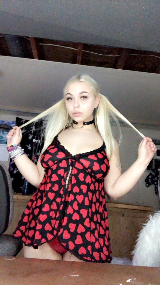 Weedwitch420 (@weedwitch420), OnlyFans creator