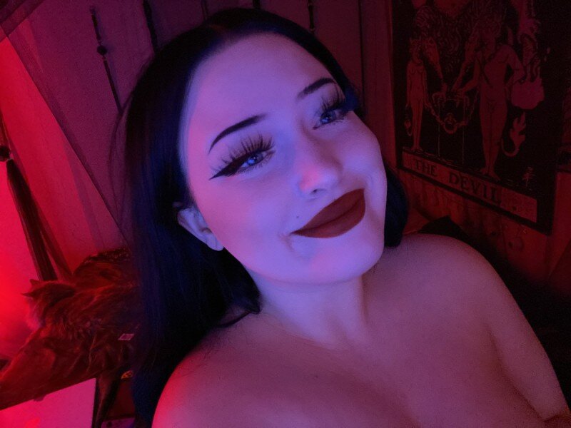 Weepingxdevil (@weepingxdevil), OnlyFans creator