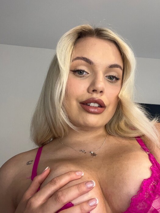 Wegfiiqvfvifiw (@wegfiiqvfvifiw), OnlyFans creator