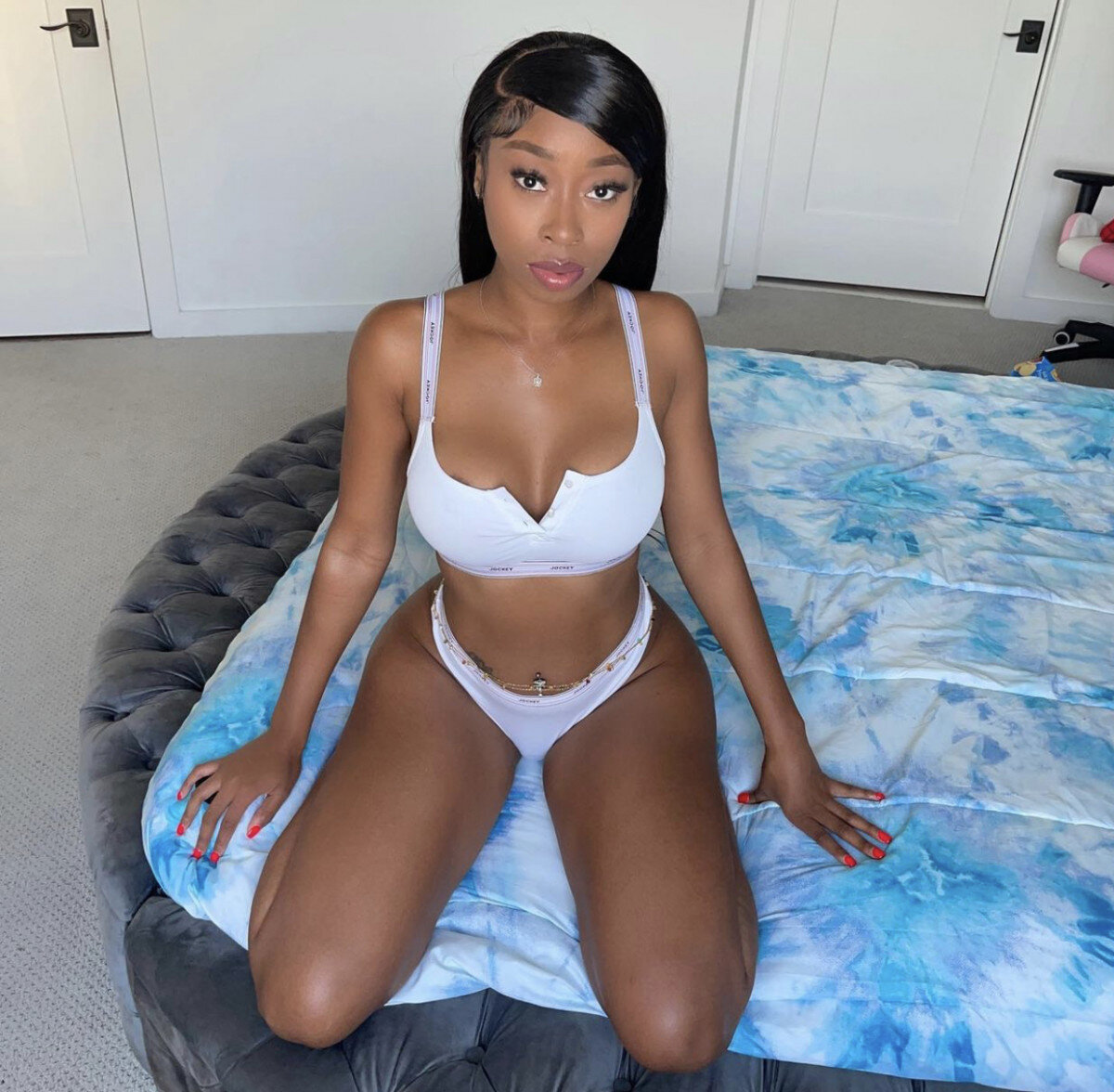 Welovechade (@welovechade), OnlyFans creator