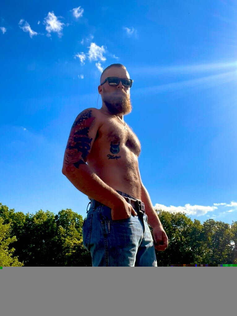 Whiskeybeard23 (@whiskeybeard23), OnlyFans creator