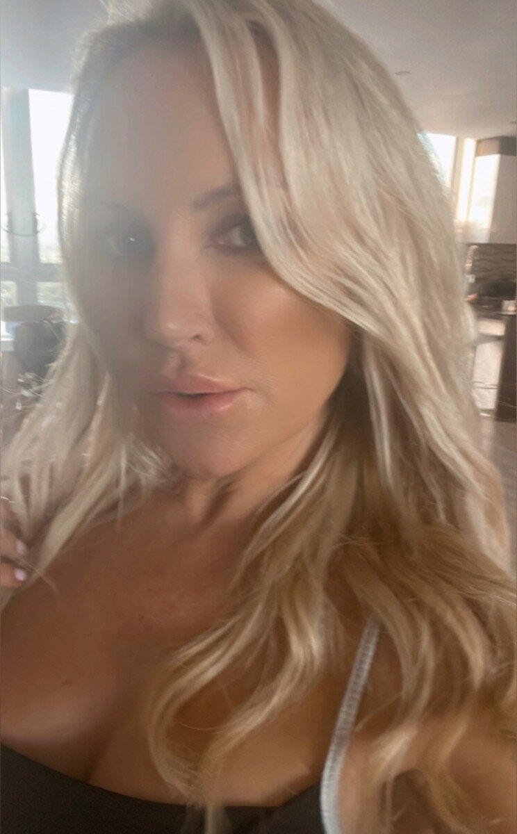 Whiteangel1 (@whiteangel1), OnlyFans creator