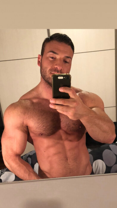 Whiteshark900 (@whiteshark900), OnlyFans creator