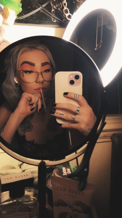 Whocaresxo (@whocaresxo), OnlyFans creator