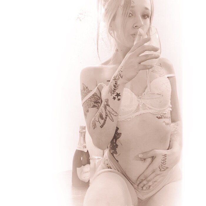 Wickedpissahxox (@wickedpissahxox), OnlyFans creator
